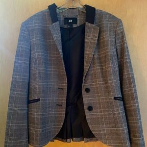 H&M Women’s Plaid Blazer, Black Suede Collar w/Front Pockets/Pleated Back Size 8